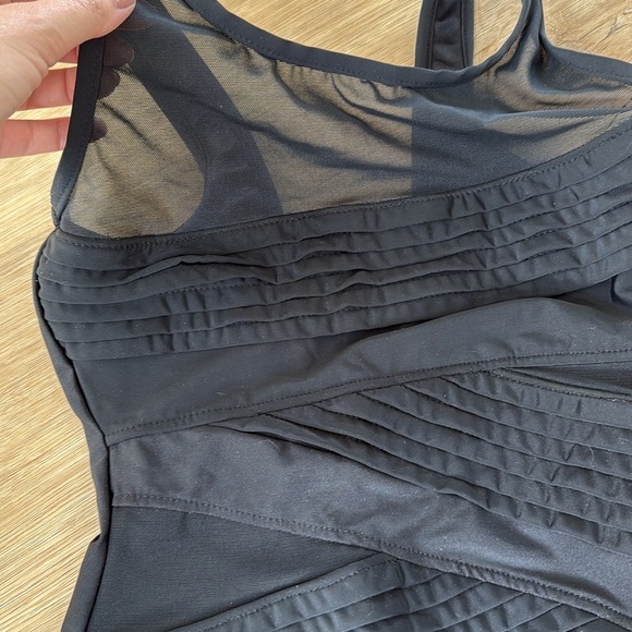 miraclesuit black one piece - Picture 3 of 4